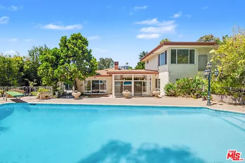 108 N Thurston Ave, Los Angeles, CA 90049