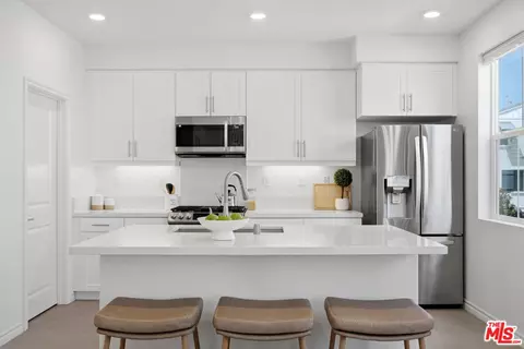 Kitchen - 1426 Reliance, Carson, CA 90746 photo 3 of 4