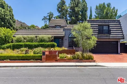 3122 Dona Susana Dr, Studio City, CA 91604