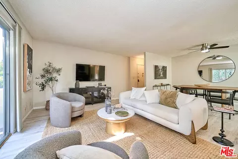 5437 Corteen Pl #212, Valley Village, CA 91607