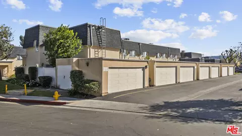 19124 Hamlin St #4, Reseda, CA 91335 photo 27