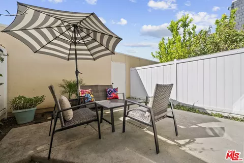 19124 Hamlin St #4, Reseda, CA 91335 photo 13