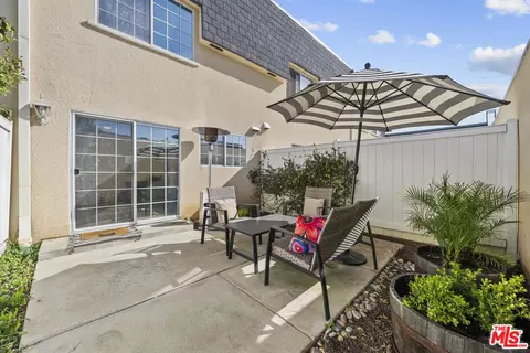 19124 Hamlin St #4, Reseda, CA 91335 photo 12