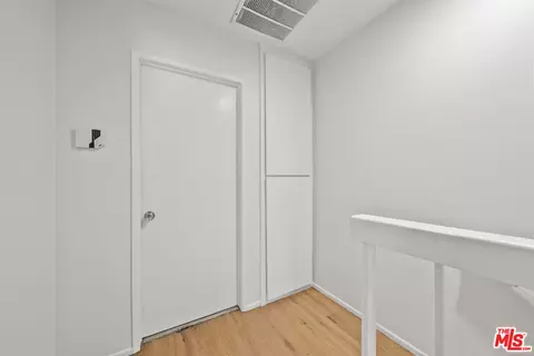19124 Hamlin St #4, Reseda, CA 91335 photo 22