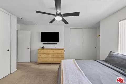 19124 Hamlin St #4, Reseda, CA 91335 photo 17