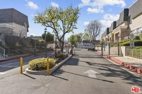 19124 Hamlin St #4, Reseda, CA 91335 photo 32