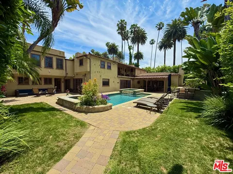 524 N Bedford Dr, Beverly Hills, CA 90210
