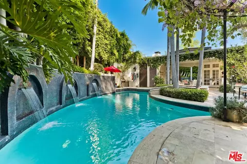 2806 Nichols Canyon Rd, Los Angeles, CA 90046