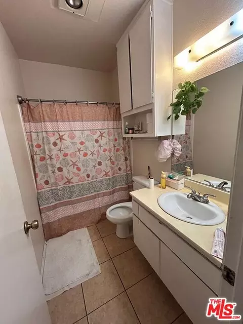 Bath - Undisclosed, Gardena, CA 90247 photo 2 of 5