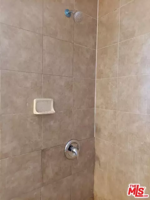 Bath - 1680 Ellen Ave, Merced, CA 95341 photo 1 of 2