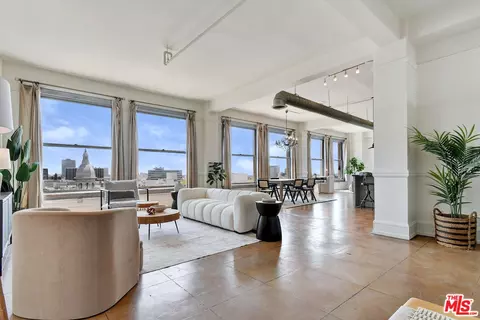 108 W 2nd St #806, Los Angeles, CA 90012