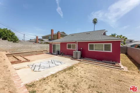 Exterior - 1879 E Abbottson St, Carson, CA 90746 photo 3 of 4