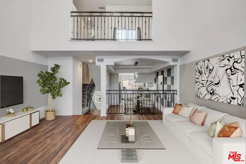 10924 Bloomfield St #7, North Hollywood, CA 91602