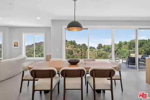 8045 Bulwer Dr, Los Angeles, CA 90046