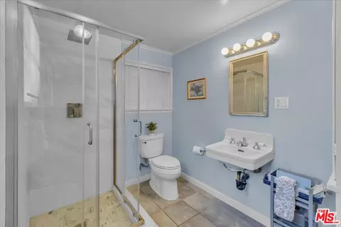 Bath - 5320 Wortser Ave, Sherman Oaks, CA 91401 photo 5 of 5