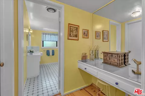 Bath - 5320 Wortser Ave, Sherman Oaks, CA 91401 photo 3 of 5