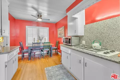 Kitchen - 5320 Wortser Ave, Sherman Oaks, CA 91401 photo 3 of 5
