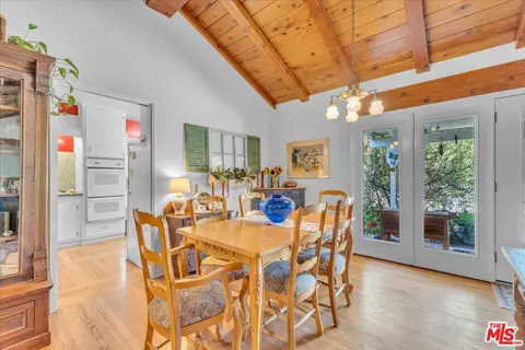 Dining - 5320 Wortser Ave, Sherman Oaks, CA 91401 photo 2 of 5