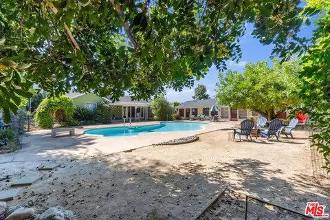 Exterior - 5320 Wortser Ave, Sherman Oaks, CA 91401 photo 14 of 18