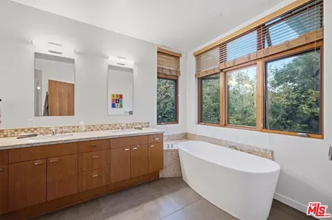 Bath - 2937 Padaro Ln, Carpinteria, CA 93013 photo 1 of 1