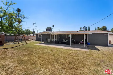 Exterior - 19501 Arminta St, Reseda, CA 91335 photo 5 of 6