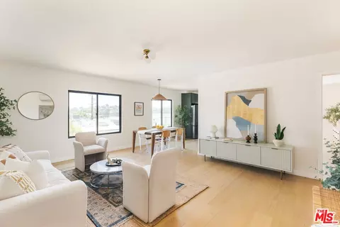 4412 Finley Ave #4, Los Angeles, CA 90027