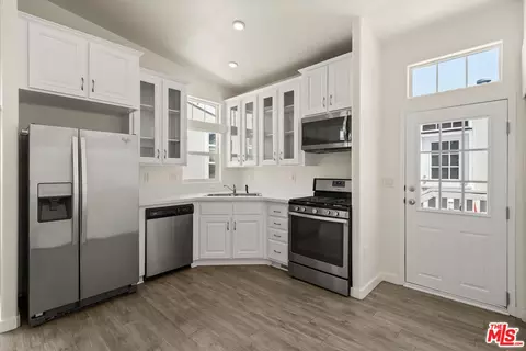 8250 Lankershim Blvd #19, North Hollywood, CA 91605