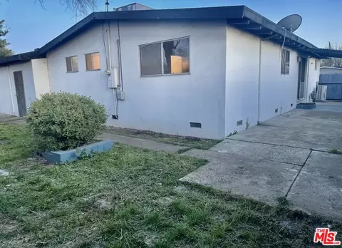 Exterior - 111 W 23 Rd St, Tracy, CA 95376 photo 4 of 4