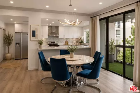324 N Palm Dr #307, Beverly Hills, CA 90210