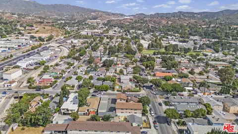 View/Area - 24802 Walnut St, Santa Clarita, CA 91321 photo 8 of 10
