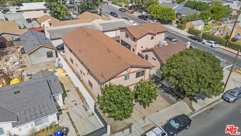 View/Area - 24802 Walnut St, Santa Clarita, CA 91321 photo 5 of 10