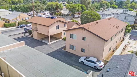 View/Area - 24802 Walnut St, Santa Clarita, CA 91321 photo 2 of 10