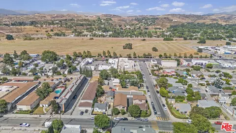 View/Area - 24802 Walnut St, Santa Clarita, CA 91321 photo 9 of 10