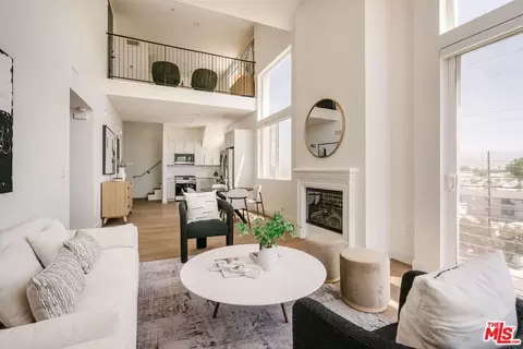 11011 Huston St #PH3, North Hollywood, CA 91601