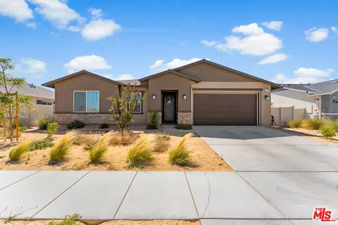 Exterior - 42831 Coronet Dr, Lancaster, CA 93536 photo 3 of 5