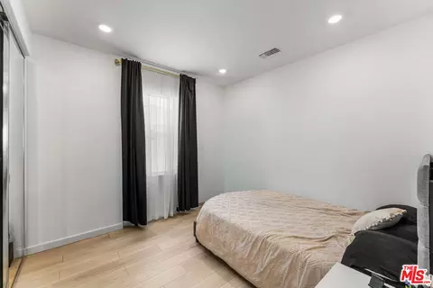 Bedroom - 42831 Coronet Dr, Lancaster, CA 93536 photo 5 of 9