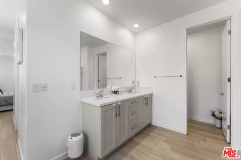 Entry Way - 42831 Coronet Dr, Lancaster, CA 93536 photo 5 of 5
