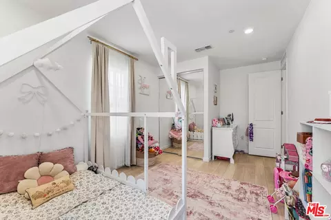 Bedroom - 42831 Coronet Dr, Lancaster, CA 93536 photo 2 of 9