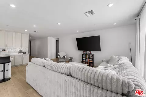 Living - 42831 Coronet Dr, Lancaster, CA 93536 photo 1 of 2