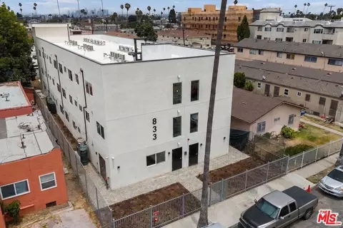 833 W 84th St, Los Angeles, CA 90044