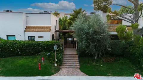5243 Yarmouth Ave #31, Encino, CA 91316