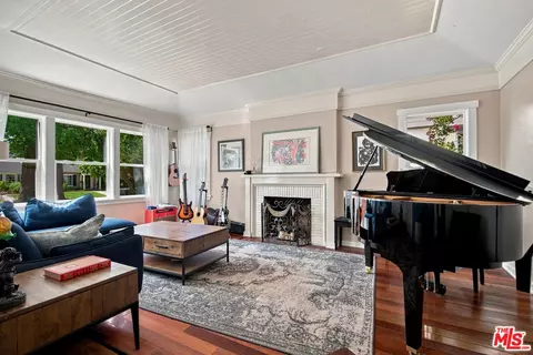 12123 Addison St, Valley Village, CA 91607