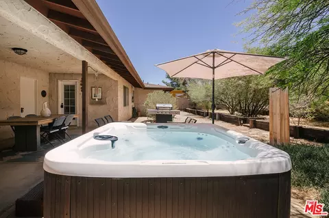 Exterior - 56435 Carlyle Dr, Yucca Valley, CA 92284 photo 4 of 17