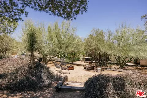 Exterior - 56435 Carlyle Dr, Yucca Valley, CA 92284 photo 3 of 17