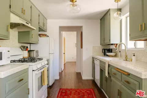 Kitchen - 56435 Carlyle Dr, Yucca Valley, CA 92284 photo 1 of 1