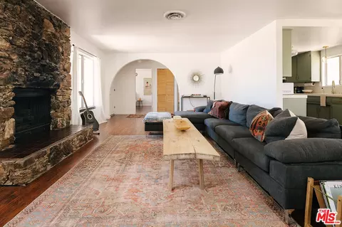 Living - 56435 Carlyle Dr, Yucca Valley, CA 92284 photo 3 of 3
