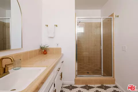 Bath - 56435 Carlyle Dr, Yucca Valley, CA 92284 photo 1 of 4
