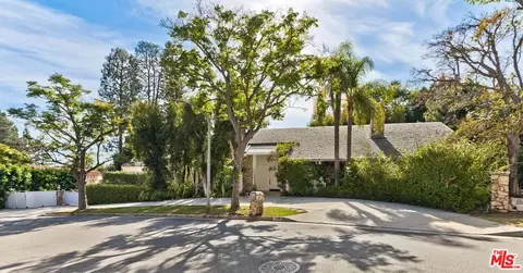 1005 Schuyler Rd, Beverly Hills, CA 90210