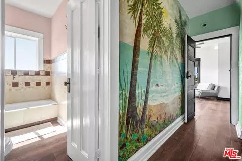 Entry Way - 325 W 3rd St #410, Long Beach, CA 90802 photo 2 of 5