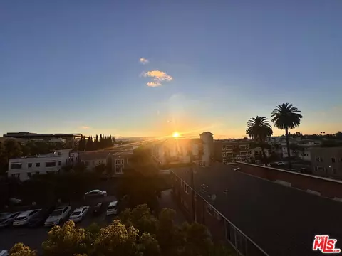 View/Area - 325 W 3rd St #410, Long Beach, CA 90802 photo 3 of 3